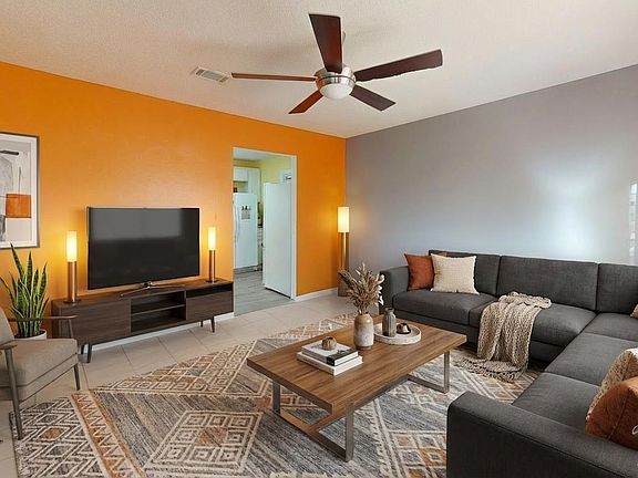 5th image of 403 Seamarge Ln