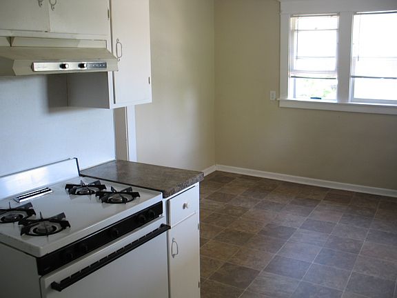 5th image of 900 1st St NW #2