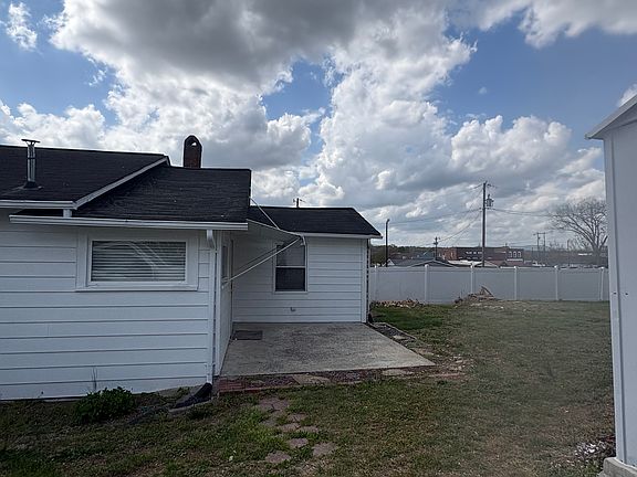 4th image of 204 E 2nd St