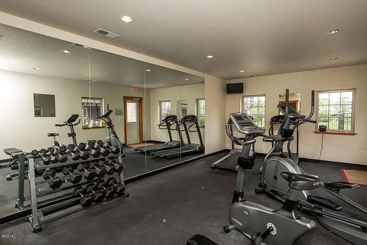 528 Silverleaf Dr — Photo 5