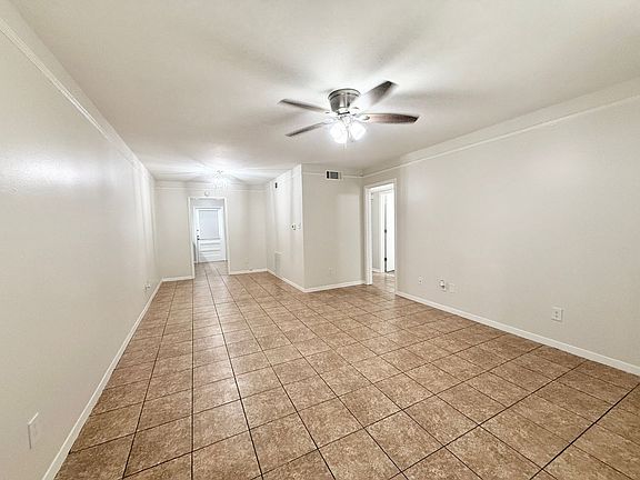 3rd image of 500 Willow Dr #Wilb7