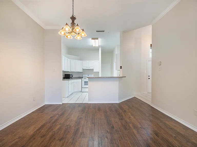 11909 Rhulen Ct — Photo 8