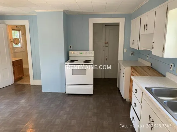 29 Holyoke St APT 2, Brewer, ME 04412