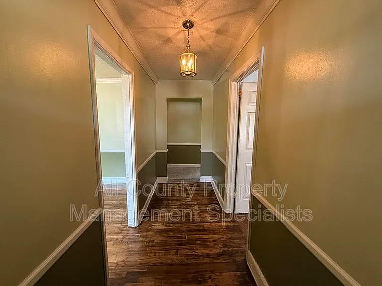 123 Lanier Ave — Photo 2