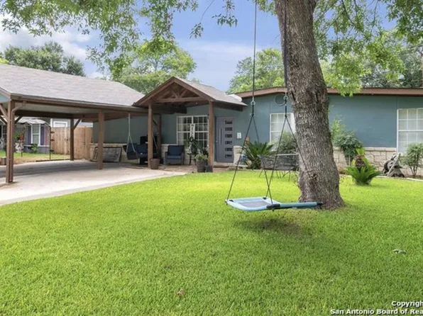 215 Brettonwood Dr, San Antonio, TX 78218