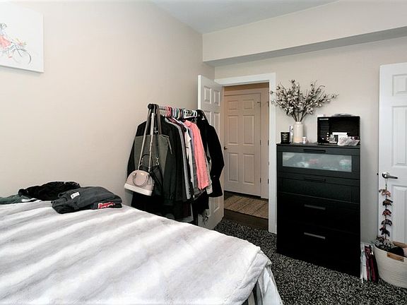 4th image of 2228 N Sawyer Ave #2230-3E
