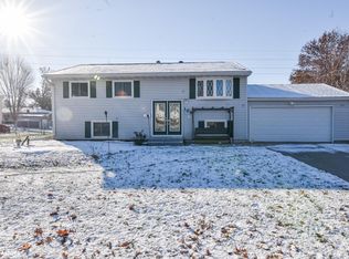 109 Harmony Dr, Marshalltown, IA 50158