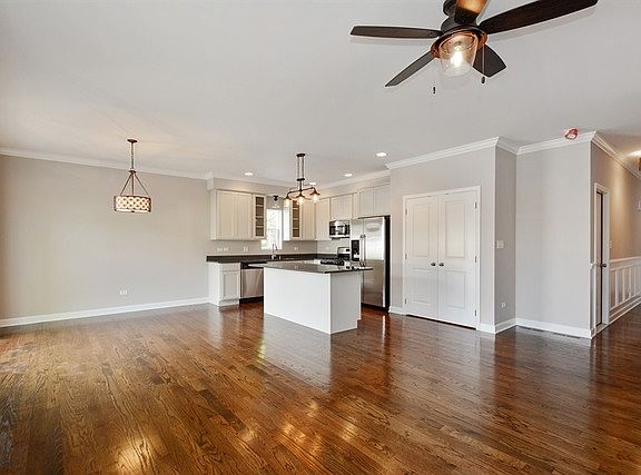 4th image of 9314 Homan Ave