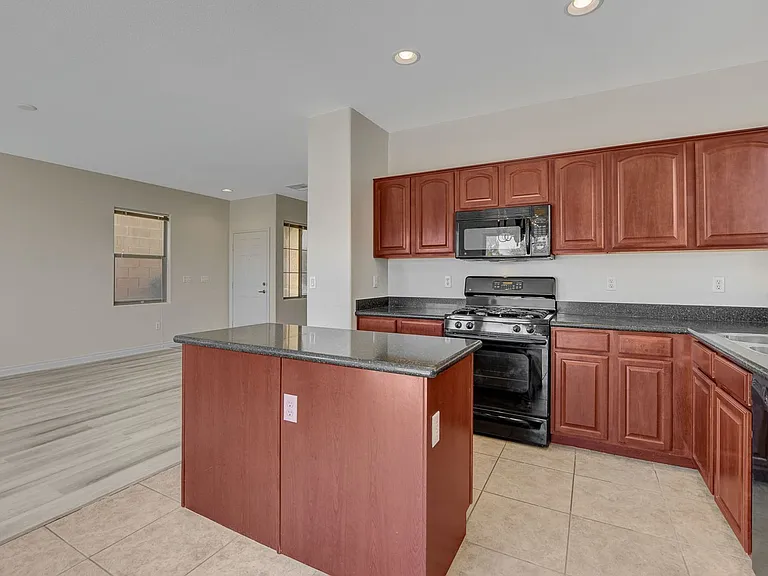 10649 Tuckermans Ave — Photo 13