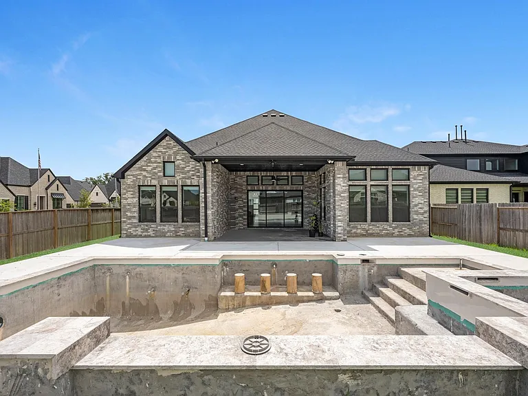 1402 Sunrise View Ln — Photo 1