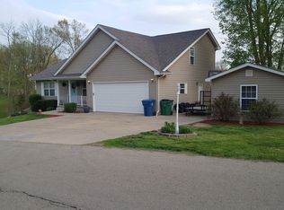 13 Pheasant Dr, Farmington, MO 63640