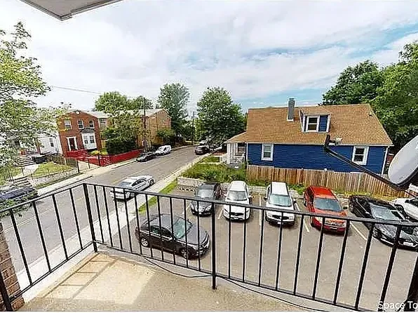 5048 C St SE, Washington, DC