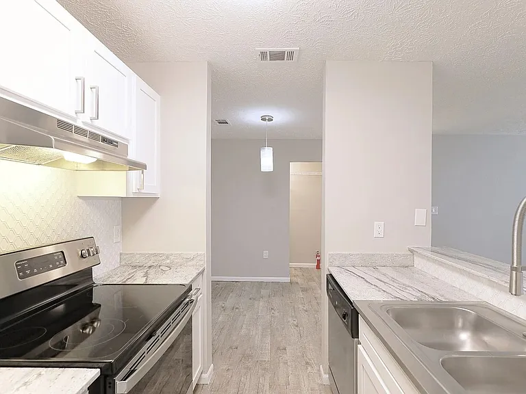 Moon Grove Apartments — Photo 31