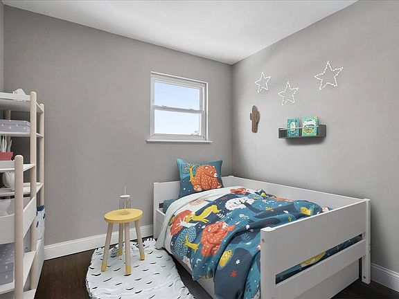 5th image of 1120 E 221st St #B