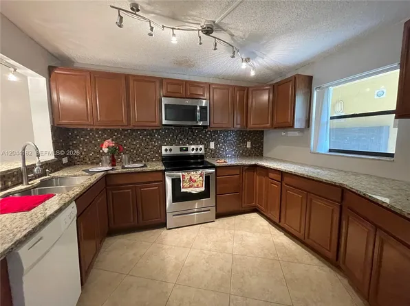 (undisclosed Address), Pompano Beach, FL 33065