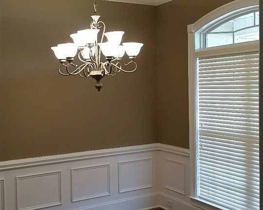 2nd image of 215 Lovorn Cir