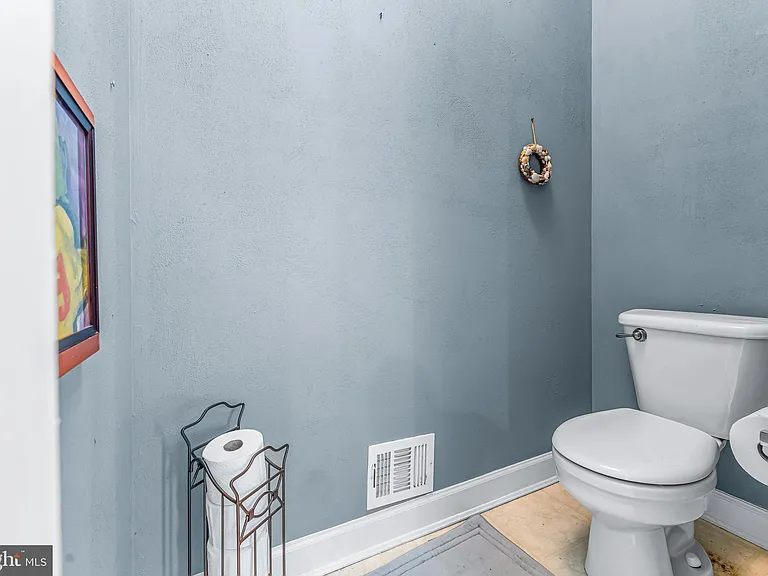 10870 Hammond Dr — Photo 28