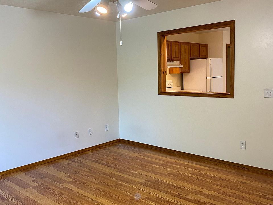 1st image of 425 N Robinson Cir #L