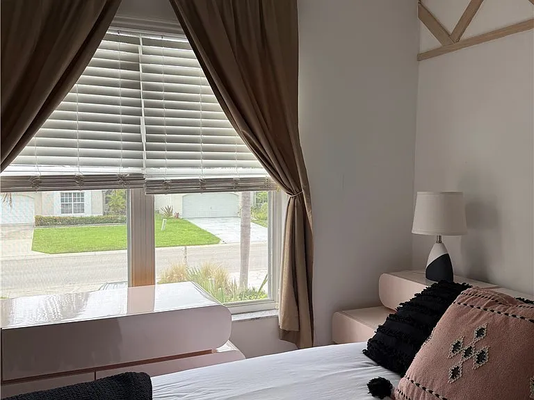 15009 Cloverdale Dr — Photo 15