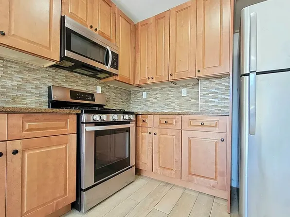 620 Crescent Street image 1 of 6