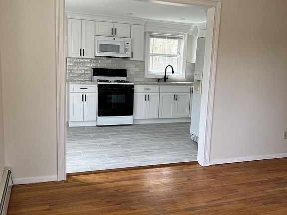 4th image of 64 Polk Ave #B