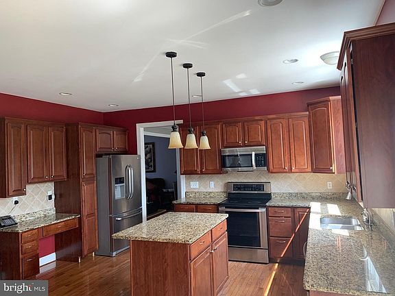 4th image of 11403 Fox Chase Ct