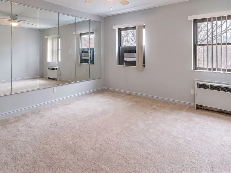 420 Park Pl #5C — Photo 8
