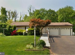 207 Marilyn Dr, Hatboro, PA 19040