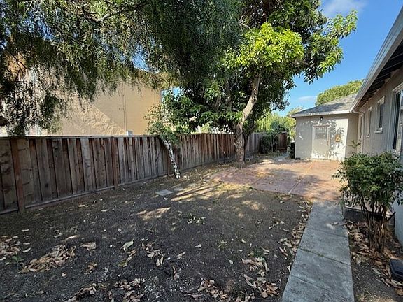 3rd image of 450 N Fair Oaks Ave