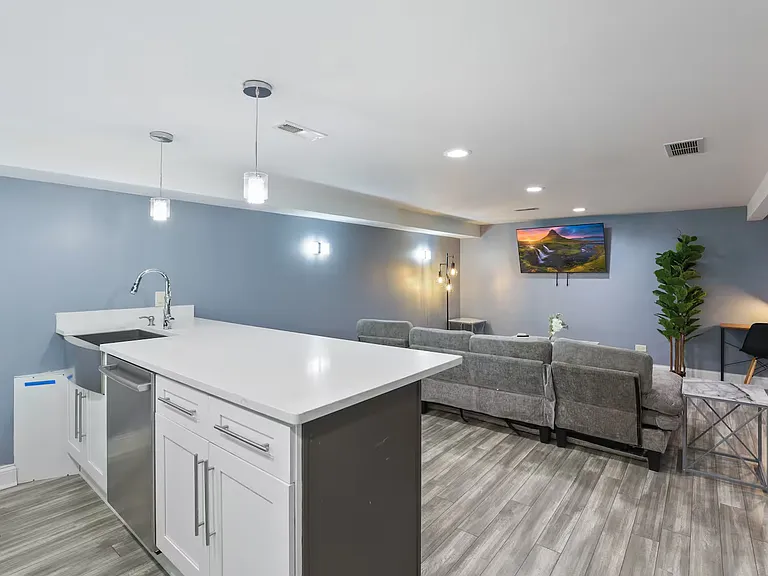 777 N Lombard St — Photo 20