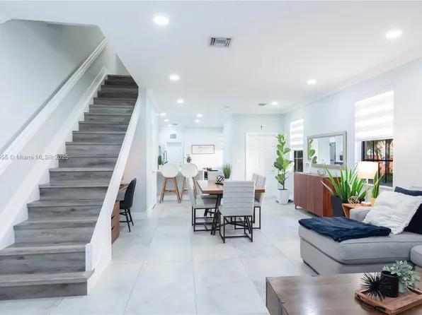 3891 Tree Top Dr, Weston, FL 33332