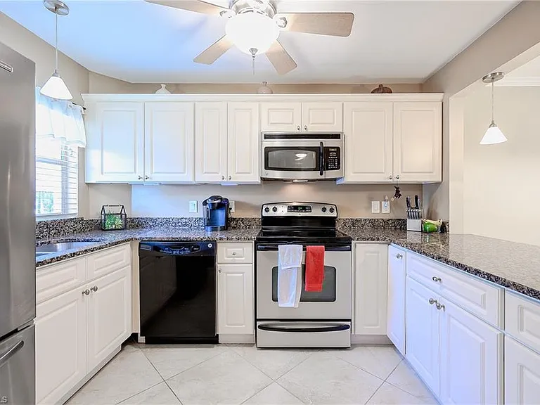 201 Quail Forest Blvd #103 — Photo 4