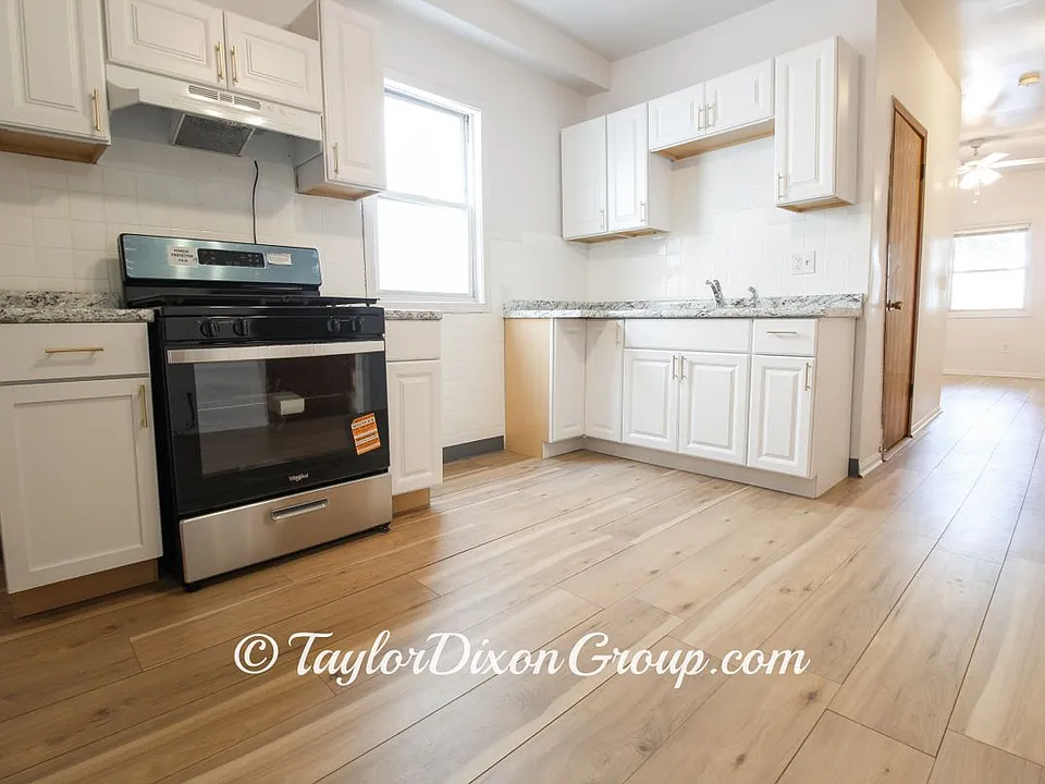4339 S Hermitage Ave #2F