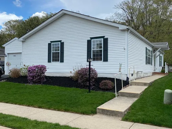 1113 John F Kennedy Dr, North Wales, PA 19454