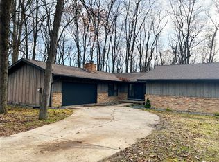 2529 Carriage Ln, Charleston, IL 61920