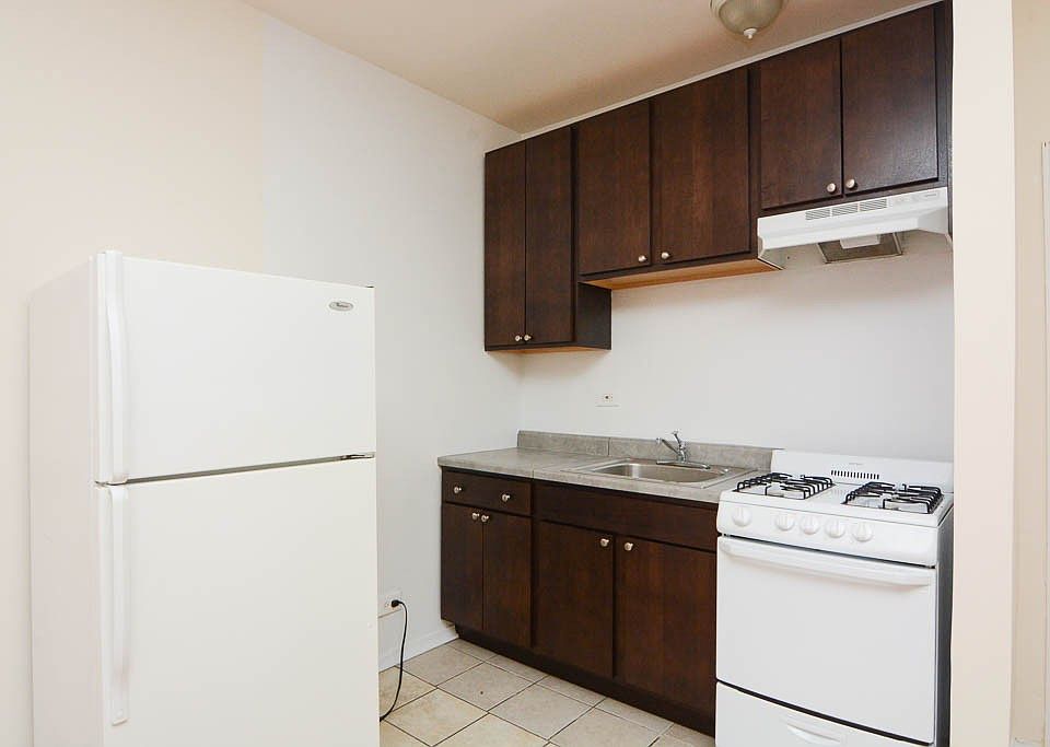 1st image of 2737 N Spaulding Ave #712