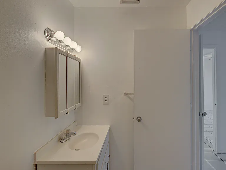 3683 Wynford Dr — Photo 13