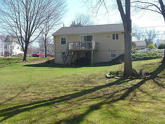 5th image of 266 Harriet Ln