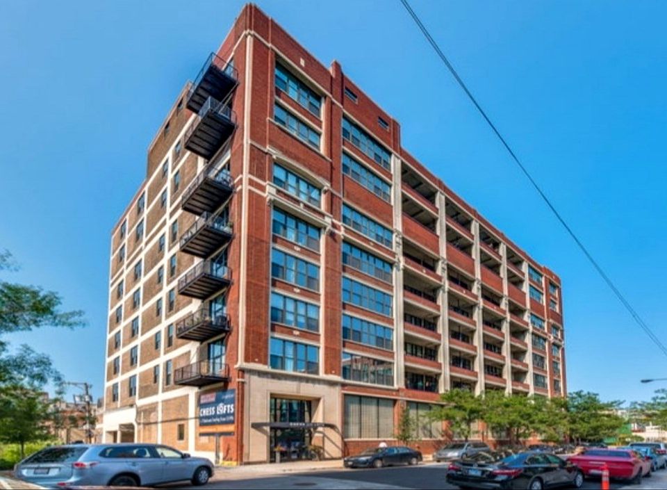 1st image of 320 E 21st St Unit 214