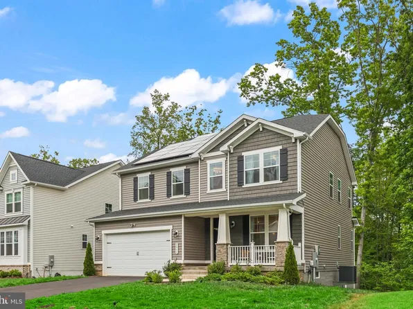 2865 White Tail Dr, Locust Grove, VA 22508