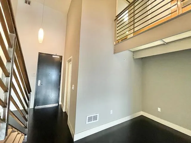 188 King St #304 — Photo 26