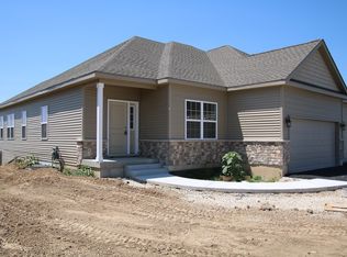 2239 Concord Dr, Sycamore, IL 60178