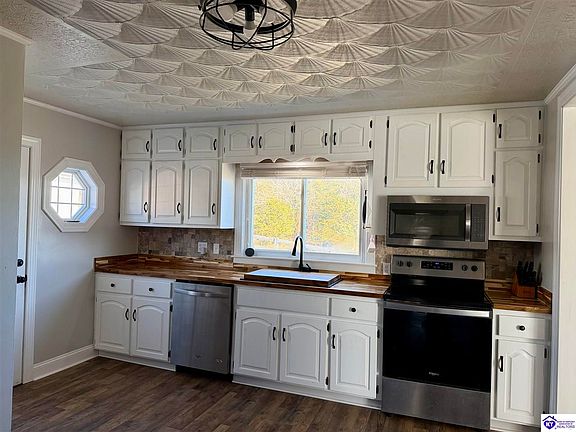 4th image of 4415 N Loretto Rd