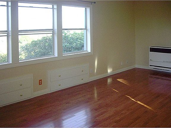 5th image of 2453 Echo Park Ave
