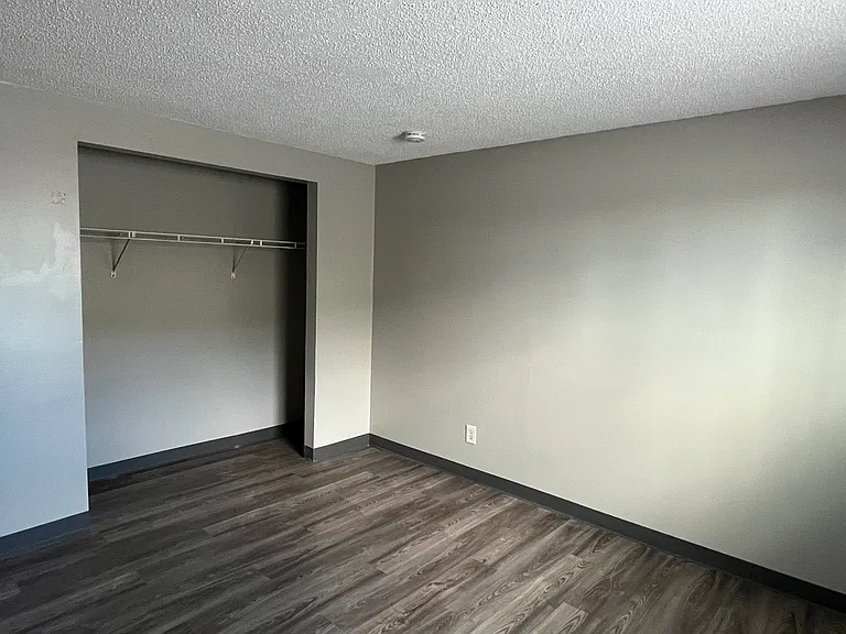 Maplewood Apartments — Photo 32