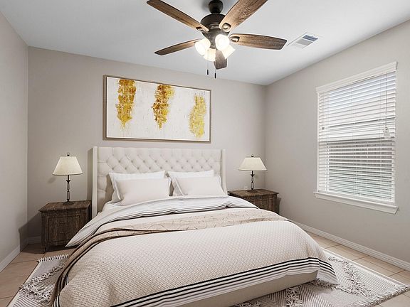 5th image of 155 Bend Cir #B