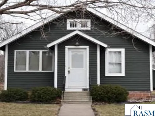 213 Brown St W, Comfrey, MN 56019