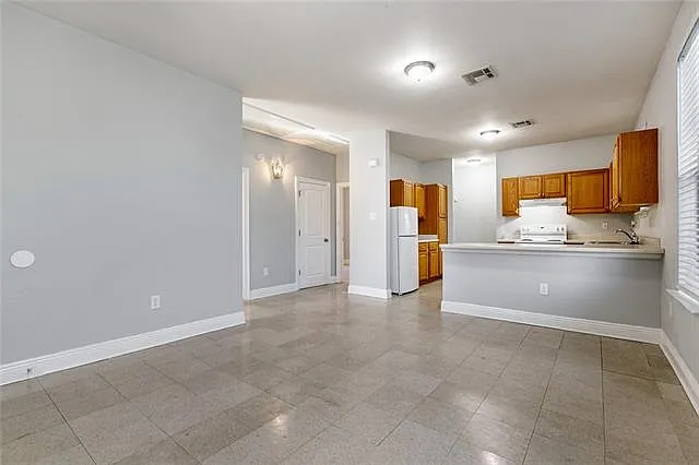 2 bed, 1.0 bath, 828 sqft, $1,500 — Photo 4