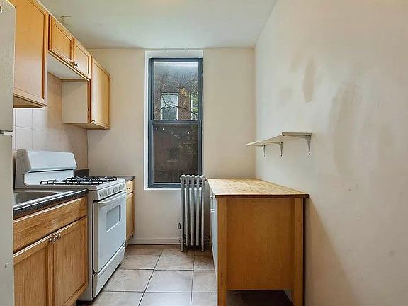 4th image of 252 Vernon Ave APT 2