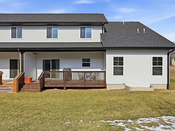 4th image of 317 Wolfe Ln NE #A